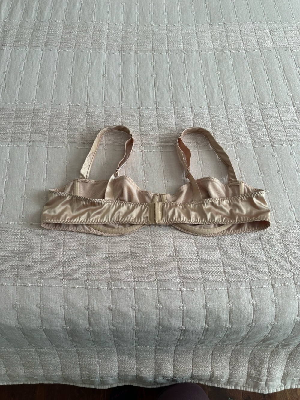 Skims Satin Unlined Bra - Picture 3 of 3